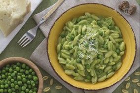 Gnocchetti alla romana con crema di piselli